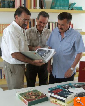 El Centre de Majors de Sant Rafel d’Ontinyent amplia la seua Sala de Lectura amb una donació de quasi 300 llibres