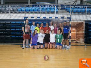 Primera experiencia en Torrevieja del Club Balonmano Kristiansund de Noruega - (foto 2)