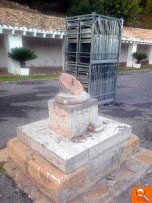Salvador: “Las únicas obras sin permisos de Conselleria en la ermita del Salvador las ha realizado el alcalde en 2012” - (foto 3) Salvador: “Las únicas obras sin permisos de Conselleria en la ermita del Salvador las ha realizado el alcalde en 2012” - (foto 3)