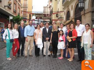 El Mercado Medieval y los actos de Moros y Cristianos atraen a Sagunto a miles de visitantes - (foto 2) El Mercado Medieval y los actos de Moros y Cristianos atraen a Sagunto a miles de visitantes - (foto 2)