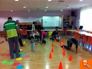 El ADI inicia las actividades del curso 2013/2014 con una jornada de juegos para niños, padres y madres - (foto 2)