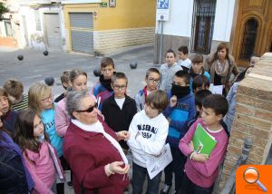 Personas mayores de Mislata explican a los escolares cómo era la vida en el pueblo hace más de medio siglo - (foto 6) Personas mayores de Mislata explican a los escolares cómo era la vida en el pueblo hace más de medio siglo - (foto 6)