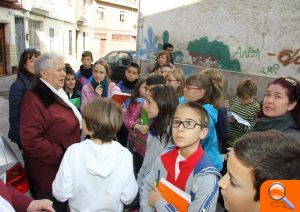 Personas mayores de Mislata explican a los escolares cómo era la vida en el pueblo hace más de medio siglo - (foto 3) Personas mayores de Mislata explican a los escolares cómo era la vida en el pueblo hace más de medio siglo - (foto 3)
