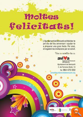Benicarló reparte más de 1.000 tarjetas de la campaña ‘Celebra el teu aniversari en valencià’ - (foto 2) Benicarló reparte más de 1.000 tarjetas de la campaña ‘Celebra el teu aniversari en valencià’ - (foto 2)