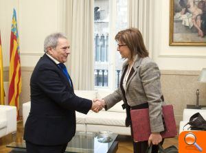 Elvira García Campos es reuneix amb Alfonso Rus per encetar noves línies de col·laboració entre ambdues administraciones - (foto 2) Elvira García Campos es reuneix amb Alfonso Rus per encetar noves línies de col·laboració entre ambdues administraciones - (foto 2)