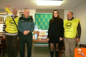 La Guardia Civil entrega comida al Banco de Alimentos de Castellón