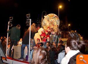 Melchor, Gaspar y Baltasar reparten magia, ilusión y regalos entre los niños de Manises - (foto 9) Melchor, Gaspar y Baltasar reparten magia, ilusión y regalos entre los niños de Manises - (foto 9)