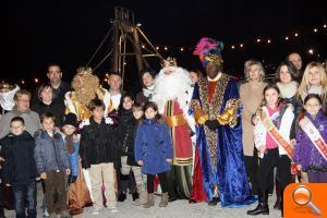 Los Reyes Magos de Oriente llegan a Vinaròs por mar - (foto 3)