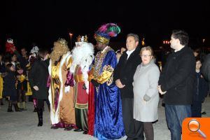 Los Reyes Magos de Oriente llegan a Vinaròs por mar - (foto 4)