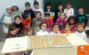 Els xiquets de Mutxamel fan mantegades