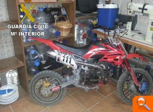 La Guardia Civil detiene a tres personas por robo de ciclomotores en Vall d’Uixó - (foto 2) La Guardia Civil detiene a tres personas por robo de ciclomotores en Vall d’Uixó - (foto 2)