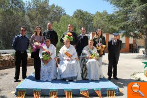 Pilar Albert ha asistido a la presentación de la Fallera Mayor y su Corte de Honor de la Residencia de la Tercera Edad de Monduber, en Barx