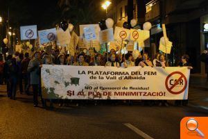 Mes de 500 persones protesten a Ontinyent contra la imposició del Consorci de Residus  - (foto 2)
