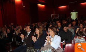 Álvaro Carrey presenta en Manises su primer libro: "El viaje de Violeto, las aventuras de un billete de 500 €" - (foto 2)