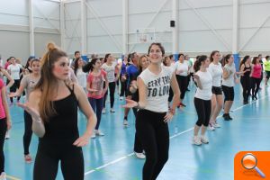 El IX Maratón de Aerobic de Pilar de la Horadada congregó a 200 deportistas en el Polideportivo  - (foto 2)