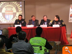 La Policía Local forma a agentes de la Comunitat en protocolos de actuación en consumo de alcohol y apuestas online  - (foto 2)