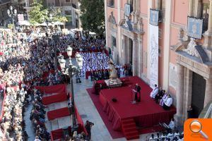 Miles de personas rinden homenaje a la Virgen de los Desamparados en la primera salida de su imagen original desde 1961 - (foto 6) Miles de personas rinden homenaje a la Virgen de los Desamparados en la primera salida de su imagen original desde 1961 - (foto 6)