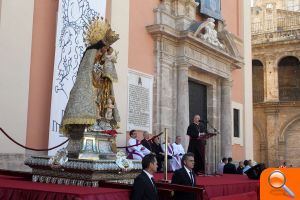 Miles de personas rinden homenaje a la Virgen de los Desamparados en la primera salida de su imagen original desde 1961 - (foto 7) Miles de personas rinden homenaje a la Virgen de los Desamparados en la primera salida de su imagen original desde 1961 - (foto 7)