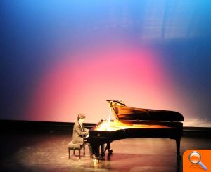 El virtuoso del piano Haochen Zhang hace vibrar el Auditori Teulada Moraira - (foto 2)