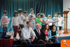 Alumnos de 5º y 6º de Primaria del colegio San José de Cluny ganan el XIV Concurs de Cançons de Mona - (foto 2)