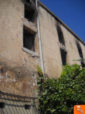 Esquerra Unida denuncia el expolio sufrido por la Alquería Tronaes del barrio de Malilla - (foto 5)