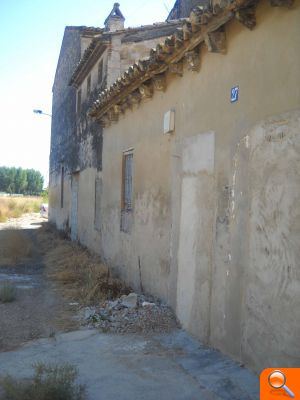 Esquerra Unida denuncia el expolio sufrido por la Alquería Tronaes del barrio de Malilla - (foto 6)