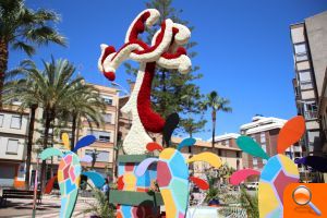 Falla Barrio Valencia consigue doblete con las mejores Cruces de Burriana 2014