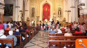 Torrent clausura las fiestas en honor a la Virgen de los Desamparados con la celebración del besamanos