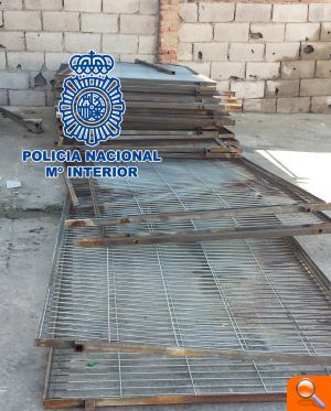 La Policía Nacional detiene a cuatro personas por el robo de un vallado metálico valorado en más de 18.000 euros