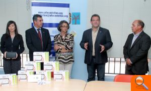 El Club Rotary entrega tablets al Centro de Día de Enfermos de Alzheimer de Onda - (foto 2)