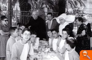 La parroquia Santa Mónica de Valencia rinde homenaje al párroco que la reconstruyó dos veces - (foto 3)