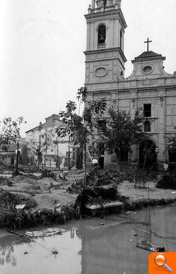 La parroquia Santa Mónica de Valencia rinde homenaje al párroco que la reconstruyó dos veces - (foto 2)