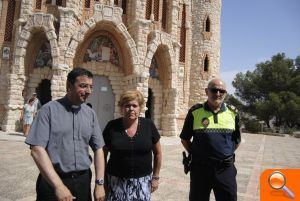 Roban de noche en los lampadarios del santuario de Santa María Magdalena