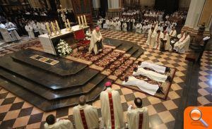 El Arzobispo confiere la ordenación sacerdotal a tres diáconos y les alienta a ser “humildes, sencillos y comprensivos”  - (foto 3)