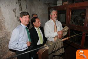 El Ayuntamiento de Castellón y la Fundación Iberdrola iluminarán El Fadrí con última tecnología tipo led - (foto 2) El Ayuntamiento de Castellón y la Fundación Iberdrola iluminarán El Fadrí con última tecnología tipo led - (foto 2)