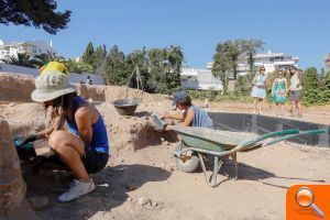 A pleno rendimiento el Campo de Trabajo Internacional en la Villa Romana de l'Albir - (foto 3)