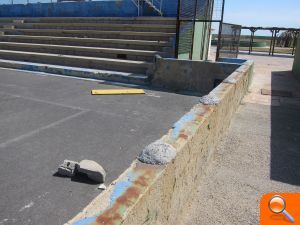 EU denuncia el abandono de las instalaciones del antiguo polideportivo de El Saler - (foto 3) EU denuncia el abandono de las instalaciones del antiguo polideportivo de El Saler - (foto 3)