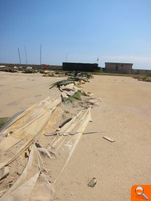 EU denuncia el abandono de las instalaciones del antiguo polideportivo de El Saler - (foto 7) EU denuncia el abandono de las instalaciones del antiguo polideportivo de El Saler - (foto 7)