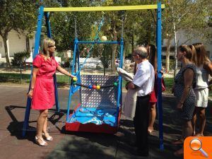 La consellera de Bienestar Social visita la escuela de verano de Ribarroja del Turia adherida al programa de Bienestar Social - (foto 8)
