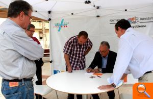 Agustín Navarro retoma el proyecto para reurbanizar la plaza de Neptuno en 2015