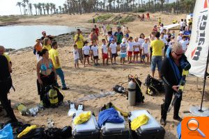 Más de 150 personas participaron en la limpieza del fondo marino y el entorno de Lo Ferris