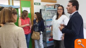 La enfermera escolar del CEIP Jaime Sanz ya ha puesto en marcha charlas informativas y la revisión de expedientes médicos de los alumnos - (foto 3) La enfermera escolar del CEIP Jaime Sanz ya ha puesto en marcha charlas informativas y la revisión de expedientes médicos de los alumnos - (foto 3)