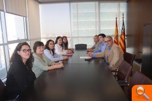 Davinia Bono y los empleados de la residencia de Nuestros Hijos se reúnen con el subsecretario de Bienestar Social