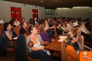 Más de 500 mujeres acuden a la Unidad de Lactancia Materna del Peset en el primer año