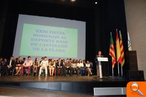 El alcalde de Castellón ha presidido la XXIII Fiesta Homenaje al Deporte Base en el Teatre del Raval