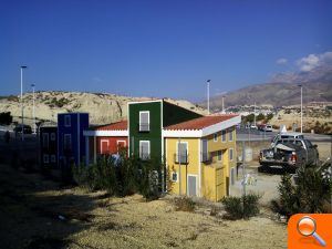 El Ayuntamiento de Villajoyosa tematiza la rotonda de La Cala de La Vila - (foto 2)