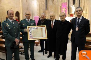 La cofradía del Santo Sepulcro nombra a la Guardia Civil cofrade de honor 