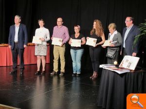 Los autores locales celebran el Día Internacional del Libro con jóvenes escritores y lectores del municipio - (foto 3)
