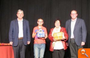 Los autores locales celebran el Día Internacional del Libro con jóvenes escritores y lectores del municipio - (foto 4)