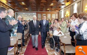 Gandia reconoce la trayectoria personal y profesional de Josep Lloret con el título de Hijo Predilecto de la Ciudad 